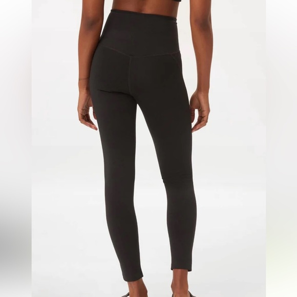 Girlfriend collective - black pocket compression leggings - Picture 4 of 4